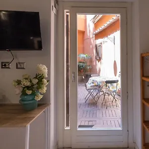  Apartamento Rione Monti With Private Garden