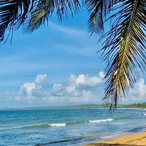 beach-bumshideaway.comcaribbean.com/